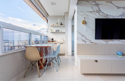 Jardim Goias Apartment | Modern Apartment with Fantastic View of the Flamboyant