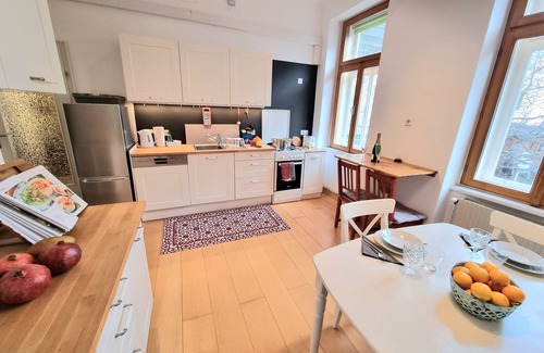 Hernals Apartment | Modern apartment with large bright balcony 110m²/free garage