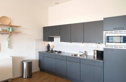 Vissershaven Apartment | Modern Apartment with seaside view