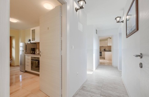 Pican Apartment | Modern apartment with panoramic views, pool - in the middle of the historic center