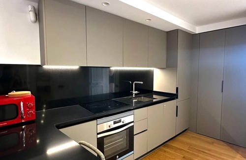 Vic Apartment | Modern Apartment with Rooftop - El Gòtic