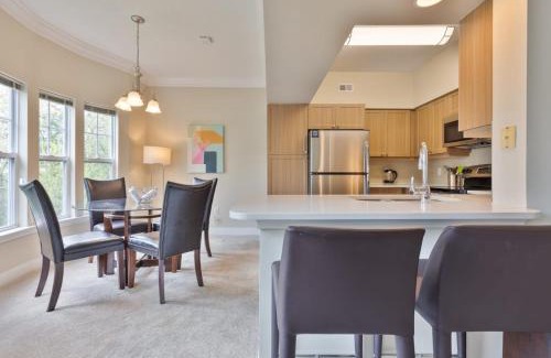 Waltham Apartment | Modern Apt with Private Garage