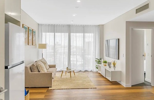 Bowen Hills Apartment | Modern Bowen Hills Apt By Utopia Property Rental - Great Location!