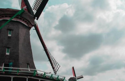 Monnickendam Boat Rental | Modern, brand new houseboat near Amsterdam