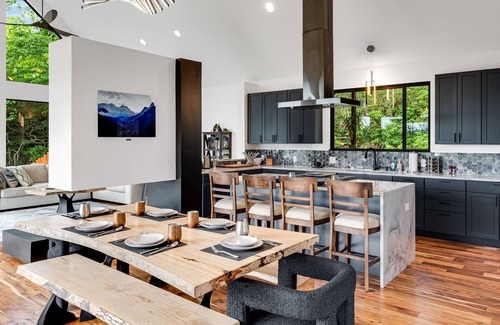 Laurel Park House | Modern Brand-New Mountain chalet. Hot tub and stunning views. Pet friendly!