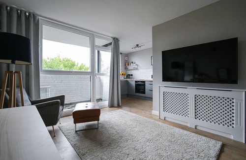 Vincent Square Apartment | Modern -bright- Quiet studio central London