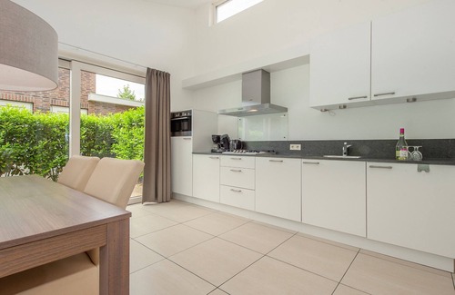 Arcen Villa | Modern Bungalow with Washer