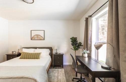Kerhonkson Ski Chalet | Modern Chalet w/Firepit, BBQ, Fast Wi-Fi, Dogs OK