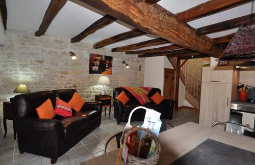 Nere Cottage | Modern Charentais gîtes, heated pool, free wifi. Kids can be kids & adults relax
