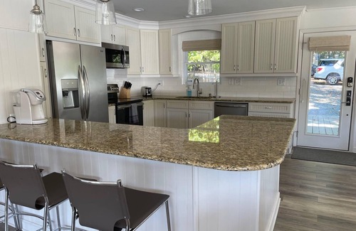 Bowling Green House | Modern, Chic and Cozy Cottage with private beach, boat dock on Lake Wylie!
