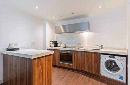 Theatreland Birmingham Condo | Modern City Centre, Free Parking, Sleeps 6