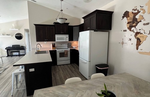 Payson Condo | Modern Clean 2Bed 2Bath Condo. Next to Payson Temple, I15, Walmart, and more!