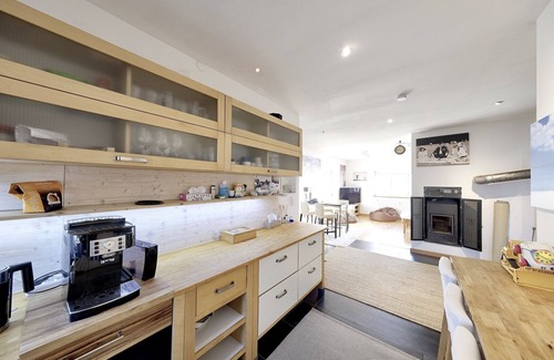 Feldkirchen-Westerham Apartment | Modern cozy holiday apartment with wifi and int. IPTV garden EC