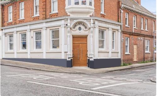 Harwich Apartment | Modern Coastal Apartment In Central Location