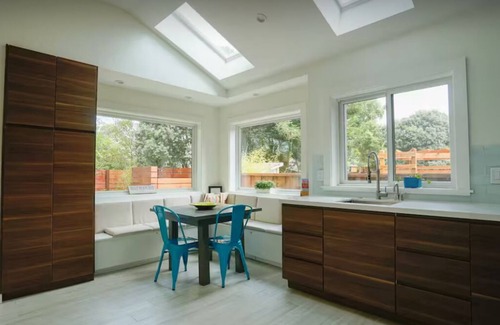 Half Moon Bay Apartment | Modern Coastal Retreat, Walk to Downtown HMB & Beach