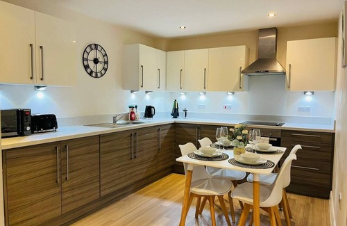 Stevenage Apartment | Modern Comfort 2bed flat sleep 8 ppl Town Centre
