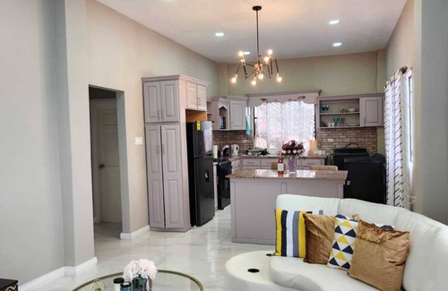 Demerara-Mahaica Apartment | Modern Comfort and Quiet Convenience - Herstelling, East Bank