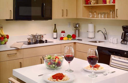 The Galleria Apartment | Modern Comfort in Houston's Shopping Hub! Close to Galleria Mall!