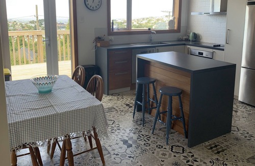 Dunedin House | Modern comfort with views