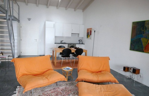 Caslano Apartment | Modern, comfortable loft apartment, right on the lake and Monte Caslano.