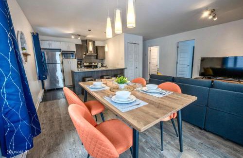 Laval-des-Rapides Apartment | Modern Condo 2BR 4 beds AC Wi-Fi Free Parking