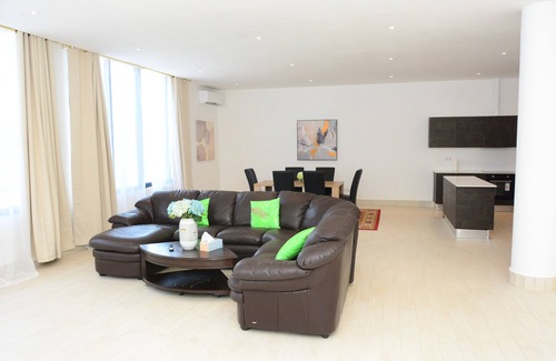 Serrekunda Apartment | Modern condo in gated community across from outsized pool!-Direct beach access!