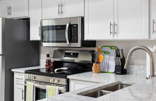 Oldsmar House | Modern Condo on the lake Oldsmar FL