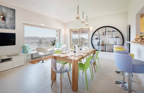 San Mariano Villa | Modern confort with a breath-taking view.