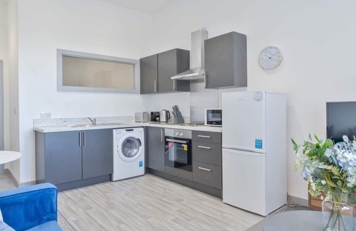 Brierley Hill Apartment | Modern & Cosy 1 Bedroom Budget Apartment in Dudley