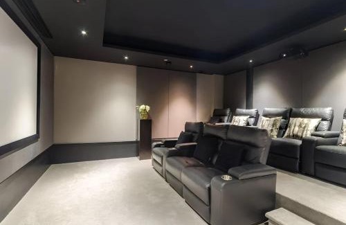 Canbury Apartment | Modern & Cosy Flat in Kingston
