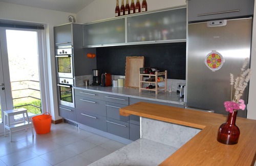 Begur Villa | Modern cosy villa near beaches and village of Begur. Calm and green surrounding