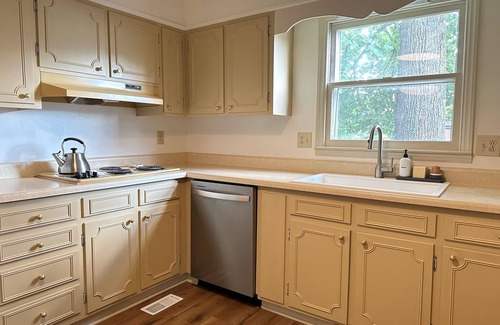 Jonesborough House | Modern cottage minutes from historic downtown Jonesborough