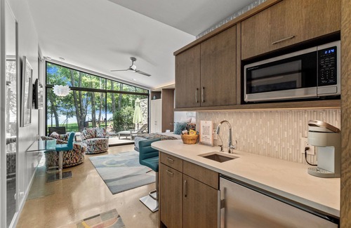 Malakoff Cottage | Modern Cottage on Private Peninsula w/pool, pickleball, kayaks, fishing & more