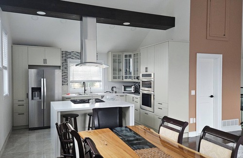 Stone Mills Cottage | Modern Cottage Retreat on Farm Land w/Hot Tub