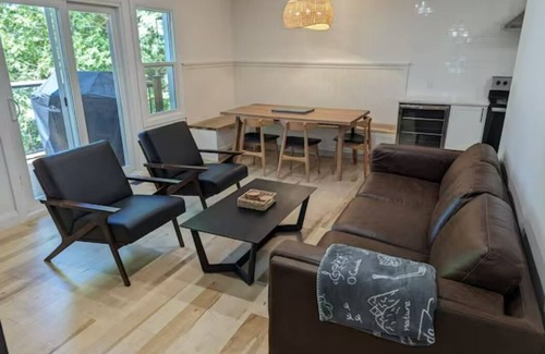 Marmora Cottage | Modern cottage, waterfront, western facing, beautiful sunsets Crowe Lake
