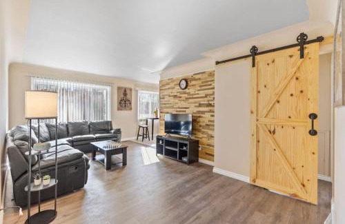 Shelby Township Apartment | Modern Cozy 1 Bedroom Apartment in Shelby Township