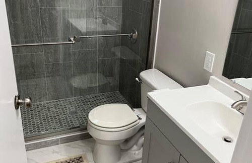 Shawnee Apartment | Modern & Cozy 2 bedroom home near downtown Shawnee