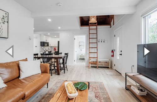 Georgina House | Modern Cozy Cottage 2mins from lake/family friendly w fire pit! 1hr from Toronto