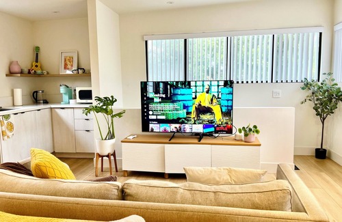 Mar Vista Apartment | Modern & Cozy Guesthouse Near Venice Beach & Santa Monica