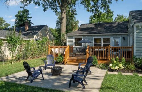 Rockcreek Lexington Road House | Modern cozy residential home local experience