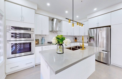 Keswick House | Modern & Cozy Retreat 4BR Detached Home ~ Georgina