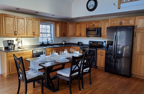 Hillsboro House | Modern CozyRustic House w Hot Tub & Pool Table near Pond/Ski