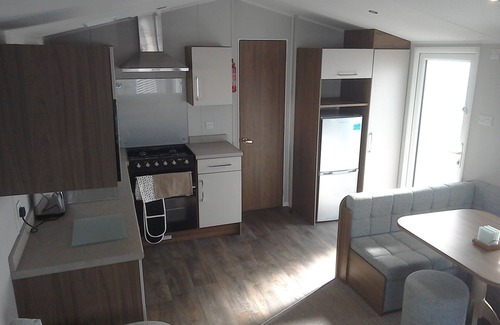 Exmouth House | Modern Deluxe 3 bedroom caravan with sea views