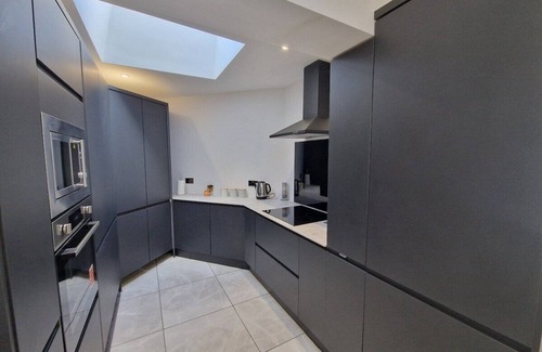 Merthyr Tydfil House | Modern Detached 3 bedroom home with off-road parking