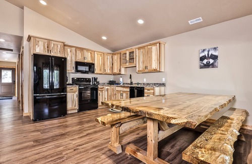 Conover House | Modern dog-friendly cabins with hot tub, fireplace, patio, grill, central AC, & W/D
