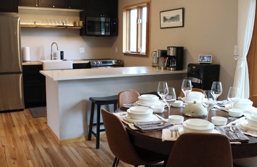 Upper Rattlesnake House | Modern dog-friendly retreat, with large deck, gardens, pond, and trails.