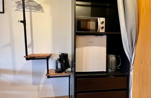 Kittersburg Apartment | Modern Double room + bath + AC/1A Guesthouse