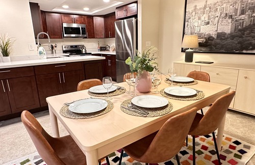 Northwest Bellevue Condo | Modern Downtown Bellevue Condo Free Parking