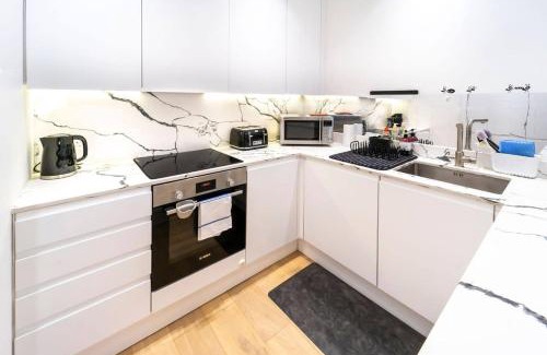 South Acton Apartment | Modern duplex in Ealing Common