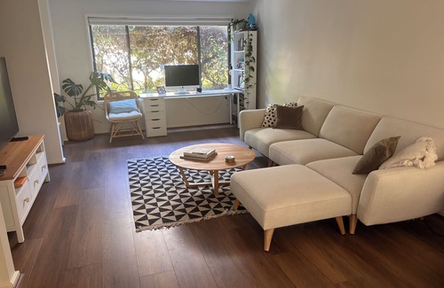 Lyneham House | Modern family townhouse in central Canberra location.